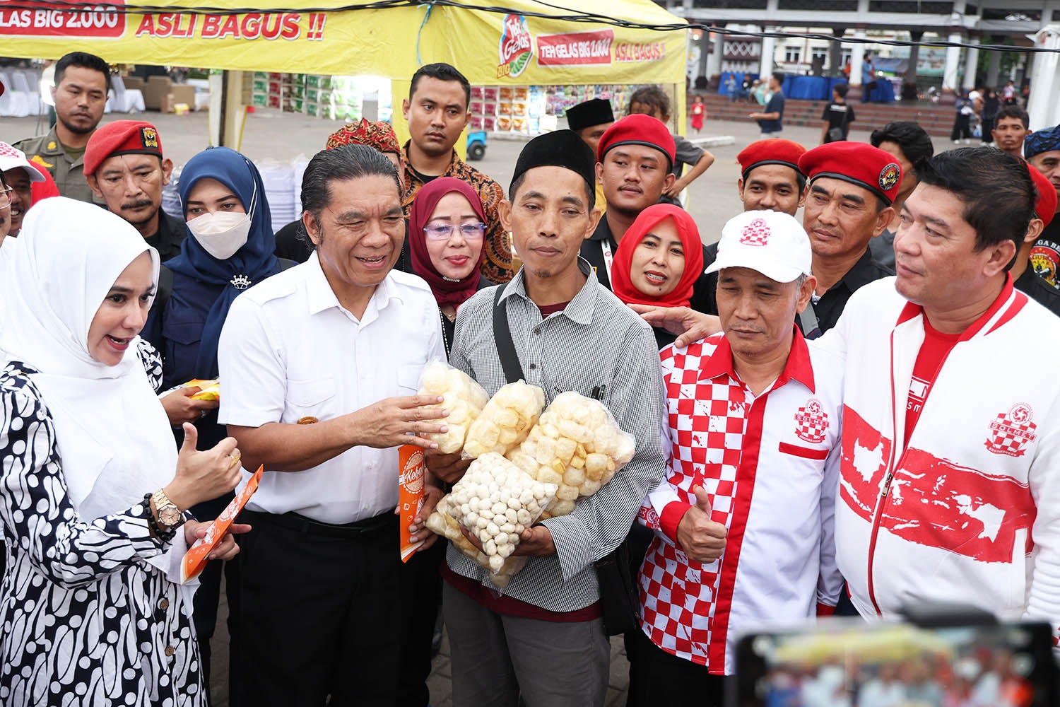 Pj Gubernur Banten Al Muktabar Dukung Festival Merah Putih Menjadi Langkah Pembangunan Ekonomi dan Seni Budaya