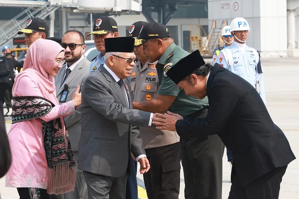 Pj Gubernur Banten Al Muktabar Lepas Keberangkatan Wapres RI KH Ma'ruf Amin ke Uzbekistan