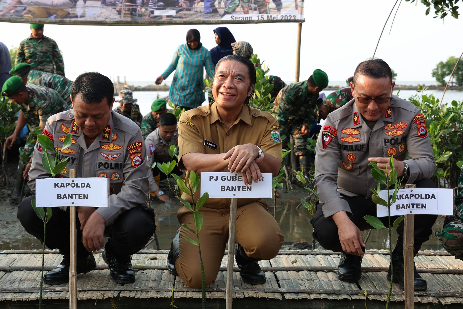 Pj Gubernur Banten Al Muktabar Hadiri Penanaman Mangrove Serentak