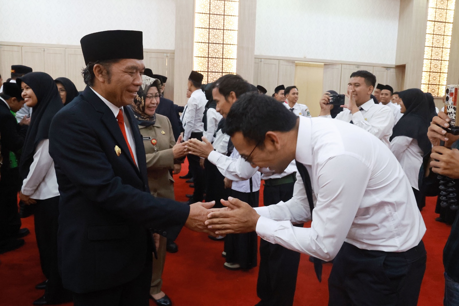 Pj Gubernur Banten Al Muktabar Berikan Tantangan Kepada 34 PNS Baru