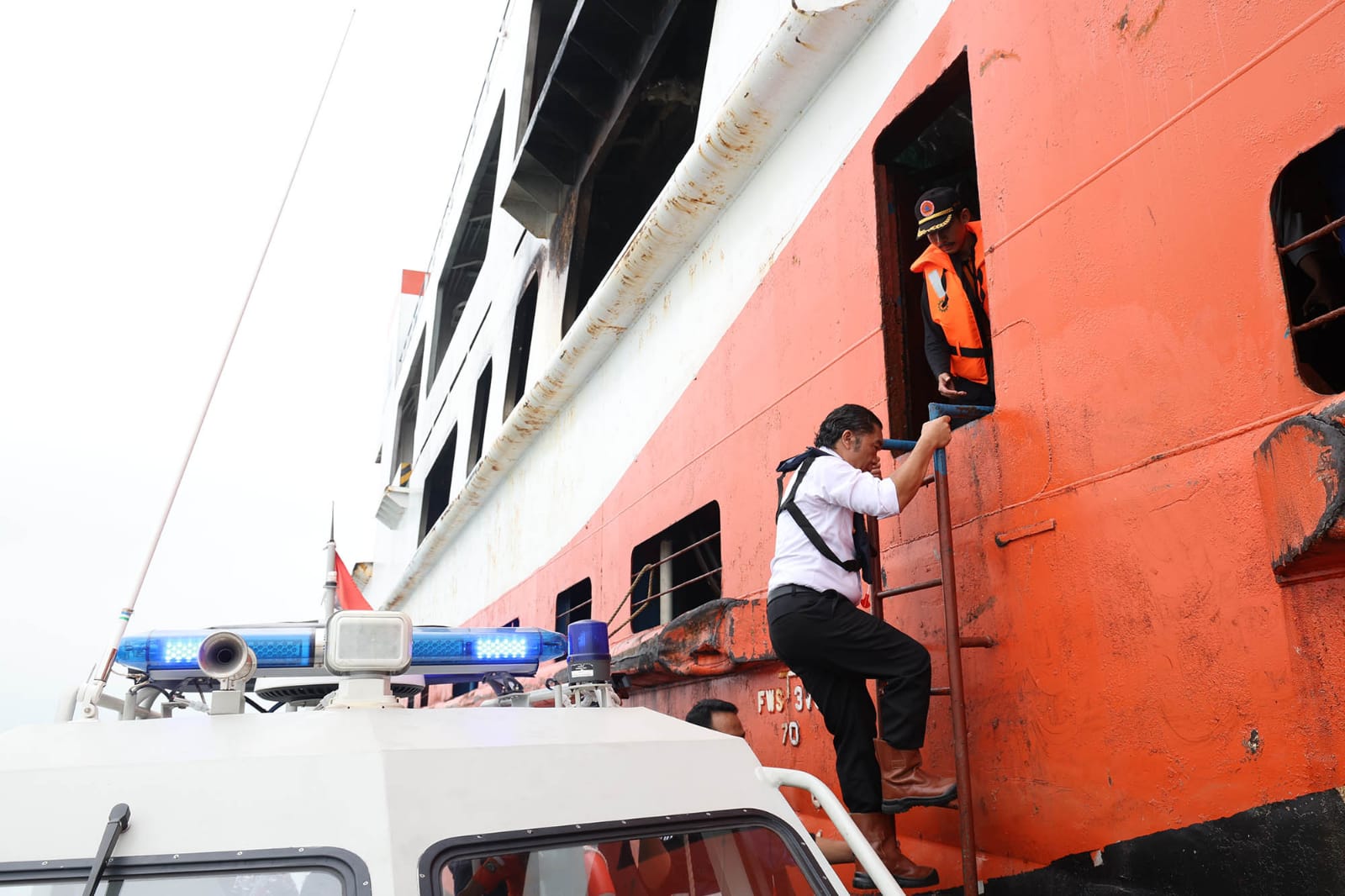 Tinjau KMP Royce 1, Pj Gubernur Banten Al Muktabar: Kita Persiapkan Evakuasi