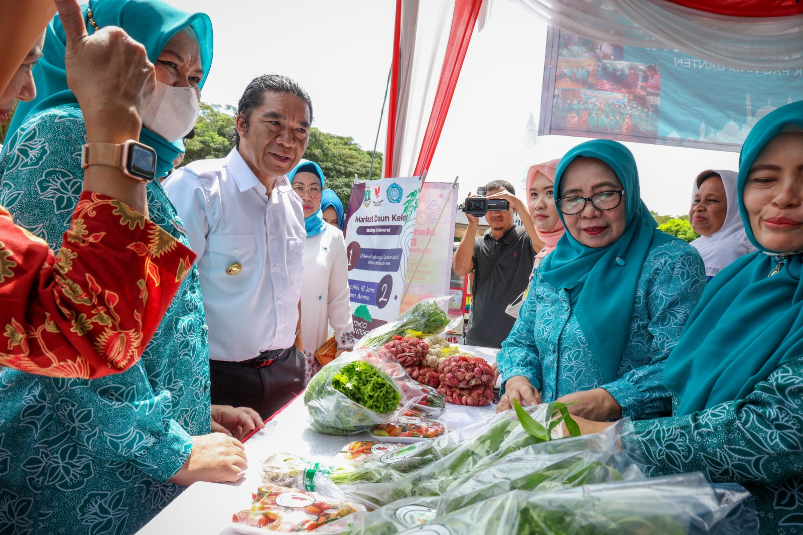 Gelar Bazar, Pj Gubernur Banten Al Muktabar: Tingkatkan Daya Beli Masyarakat