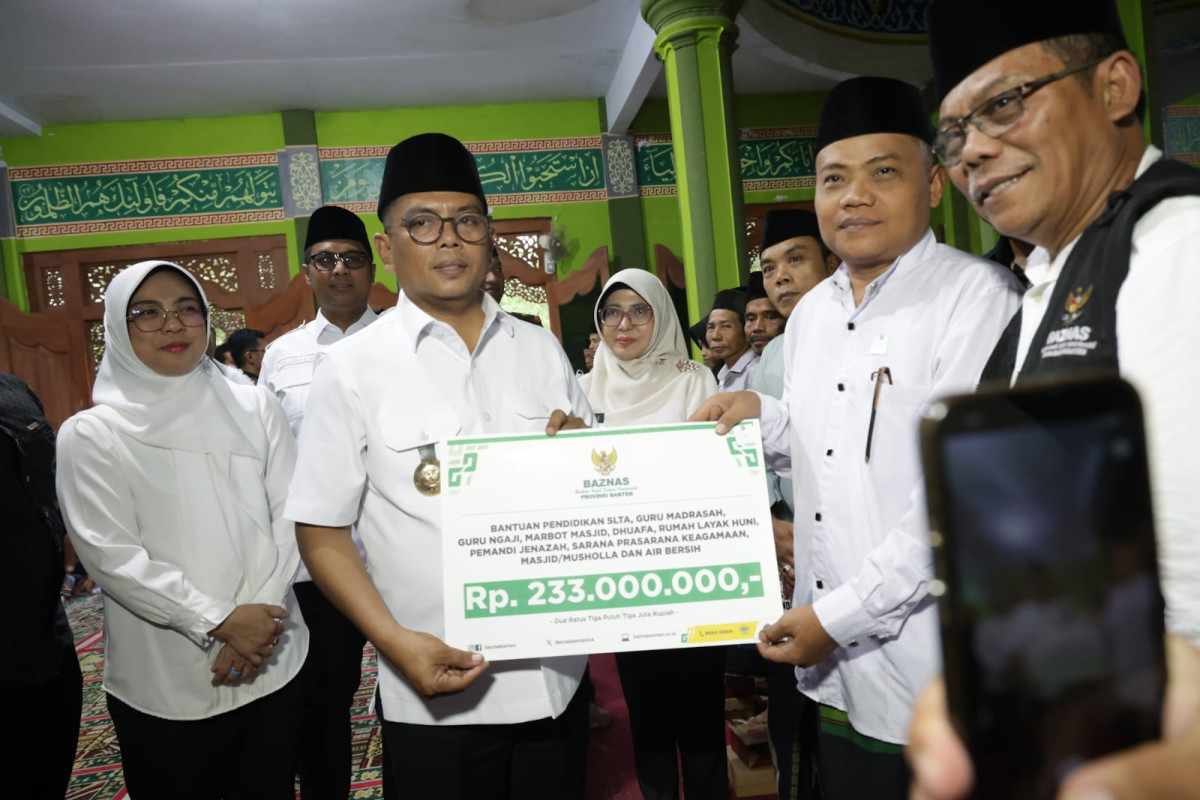 Safari Ramadan, Gubernur Andra Soni Buka Puasa Bersama Warga Cisata Pandeglang