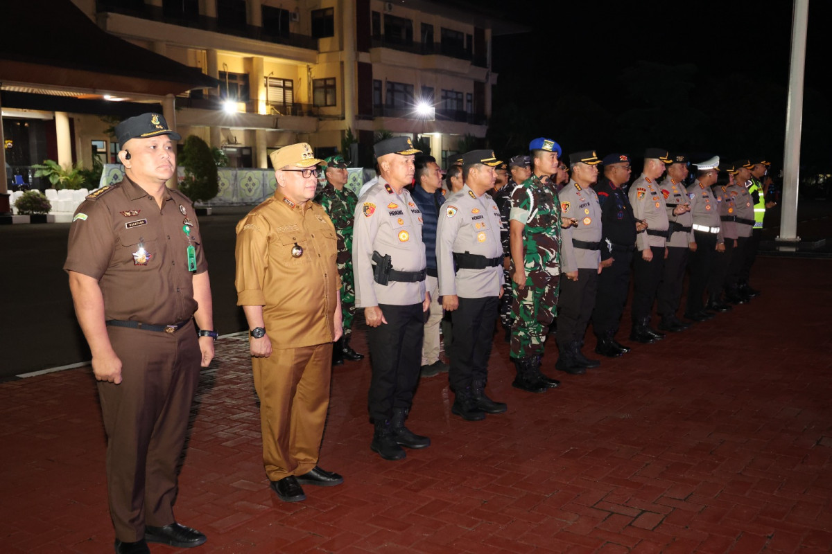 Pj Gubernur Banten A Damenta Tinjau Pengamanan Malam Pergantian Tahun 2025