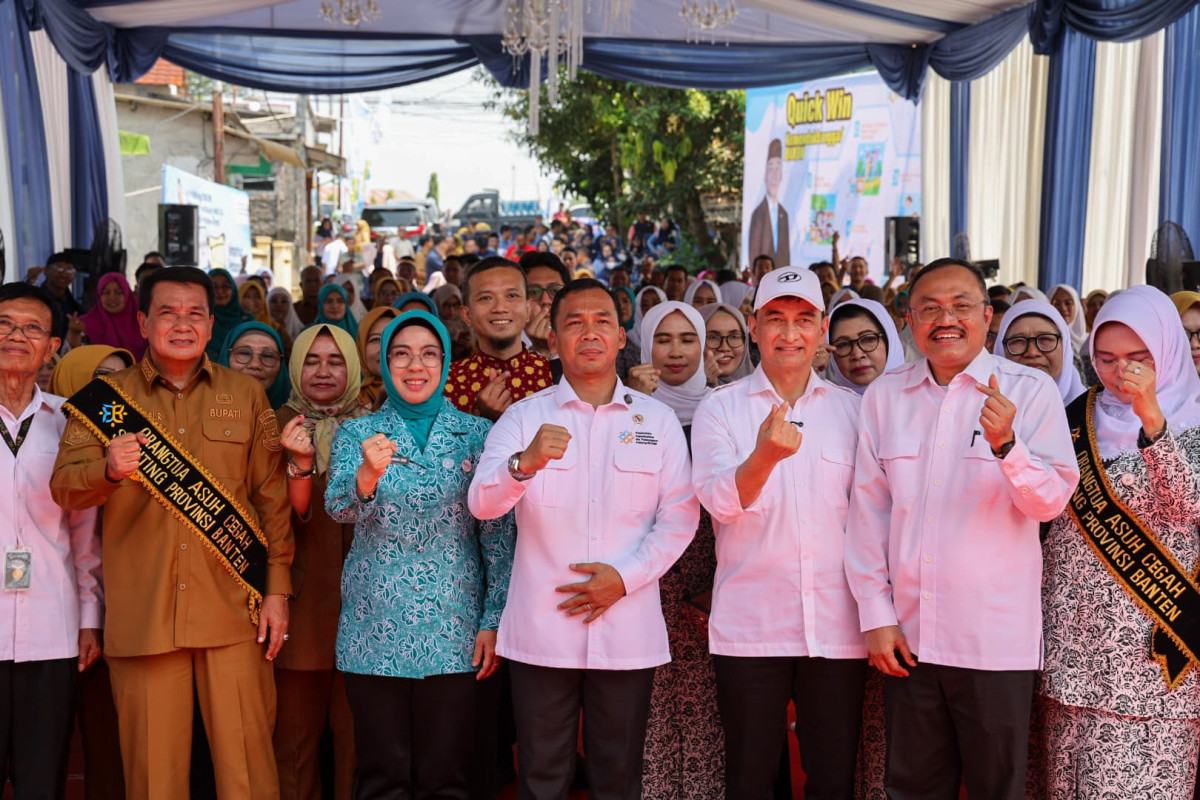 Ketua TP PKK Banten Tinawati Andra Soni: Bidan Miliki Peran Strategis dalam Sukseskan Program KB
