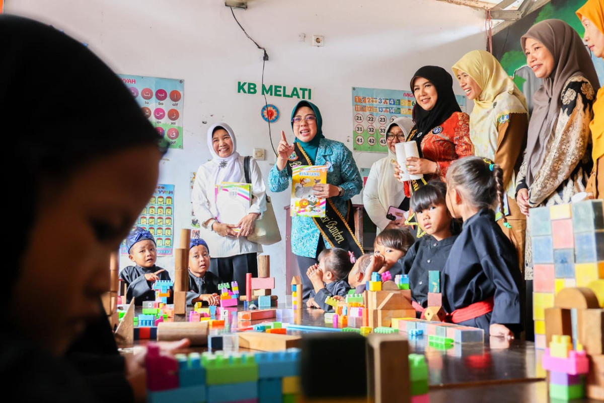 Bunda PAUD Tinawati Andra Soni Pastikan Layanan Pendidikan Anak Optimal di Kota Serang