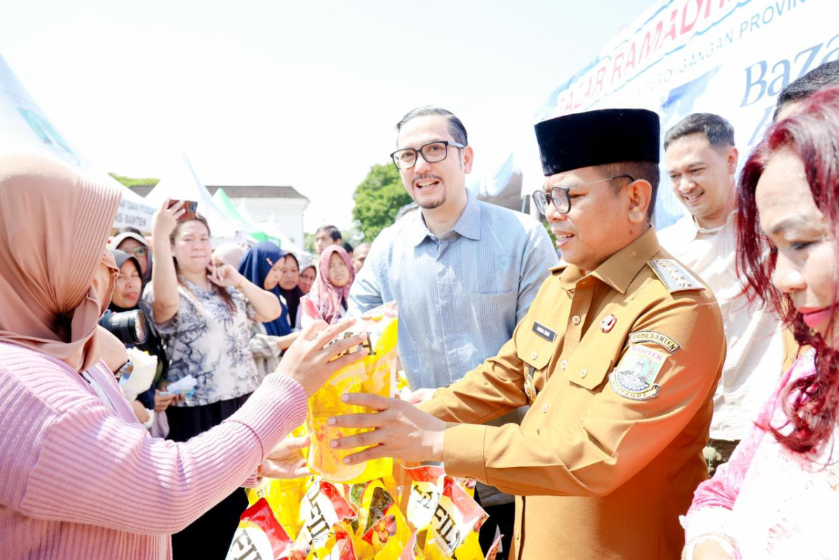 Warga Antusias Belanja Kebutuhan Pangan Murah di Bazar Ramadan Pemprov Banten