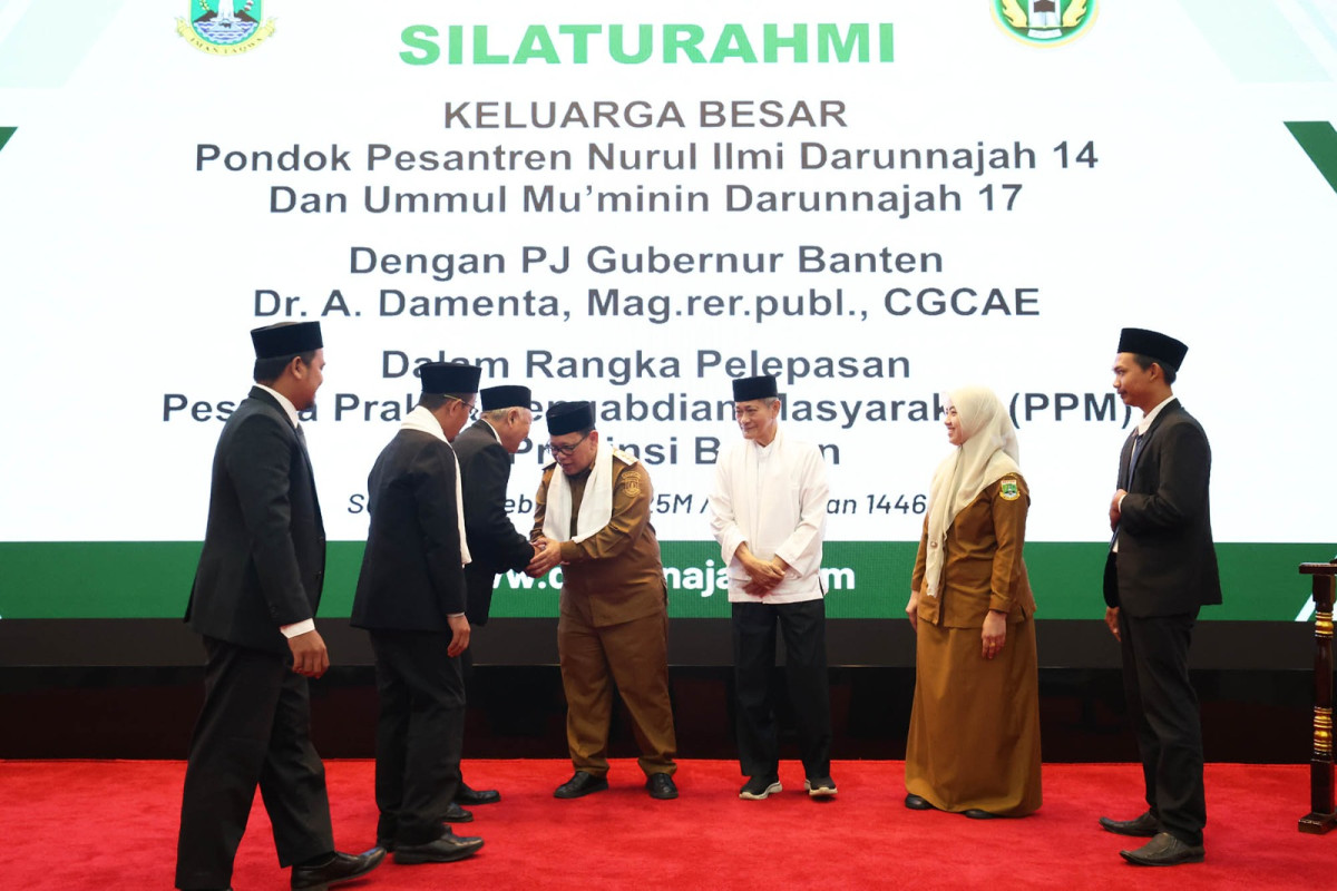 Pj Gubernur Banten A Damenta Lepas Peserta PPM Ponpes Darunnajah Serang