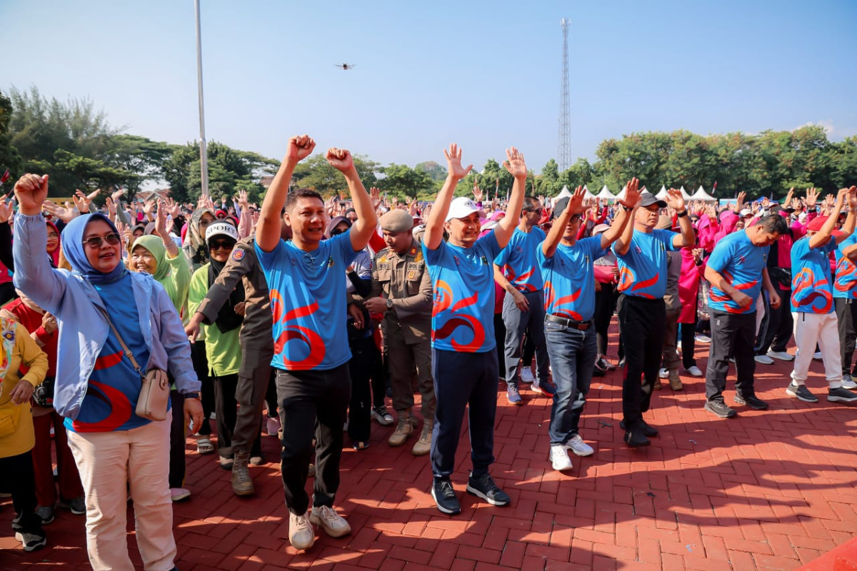 Wagub Dimyati Natakusumah Ajak Masyarakat Banten Hidup Sehat Lewat Senam Massal