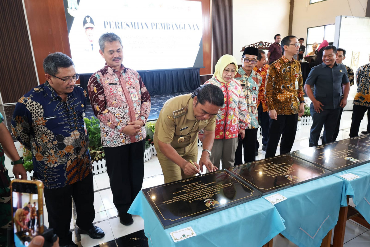 Perkuat Kompetensi Siswa SMK, Pj Gubernur Banten Al Muktabar Dorong Optimalisasi Aset Sekolah