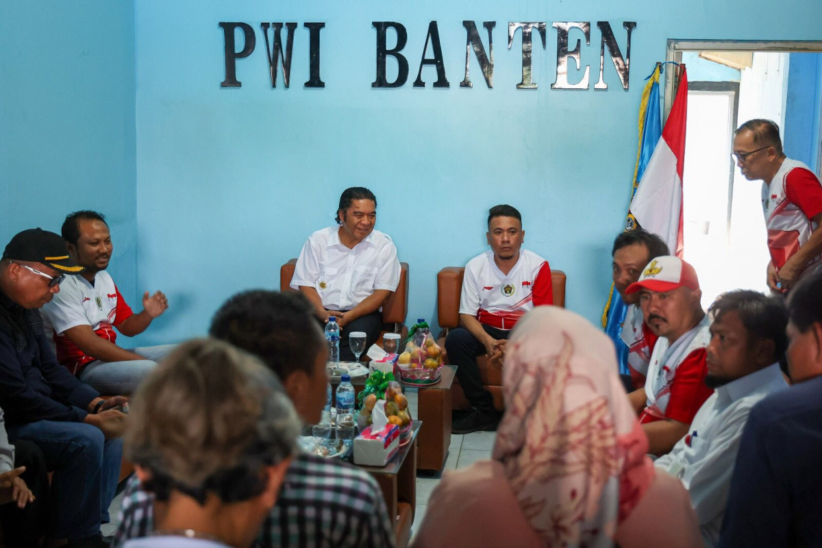 Pj Gubernur Al Muktabar Lepas Kontingen Porwanas 2024 SIWO PWI Provinsi Banten