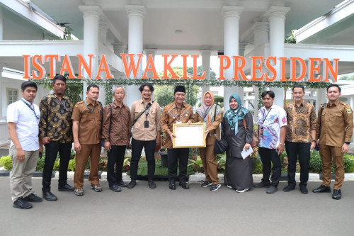 Pj Gubernur Banten Al Muktabar Raih Anugerah Adhikarya Pembangunan Pertanian