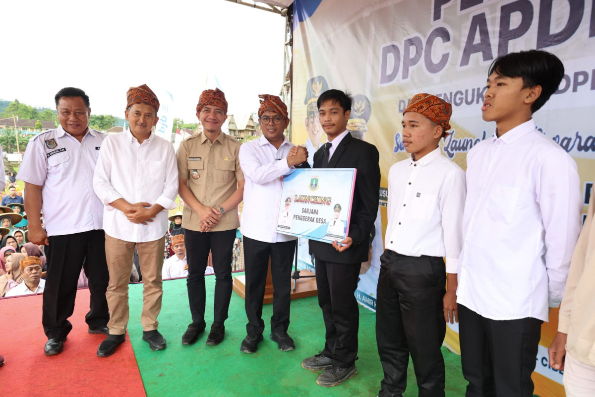 Gubernur Banten Andra Soni Meluncurkan Program Sarjana Penggerak Desa