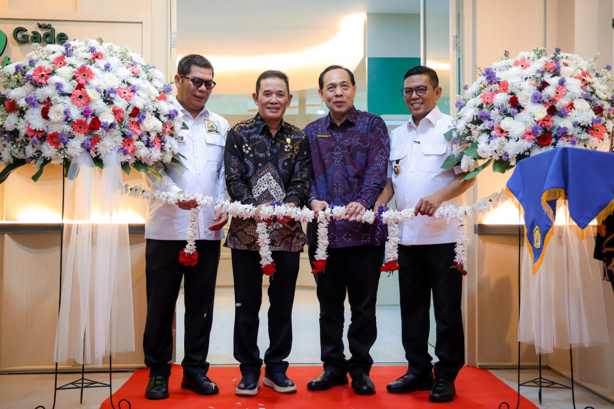 Gubernur Andra Soni Resmikan Ruang Baca The Gade Creative Lounge Untirta