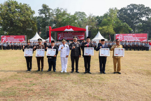 Pj Gubernur Al Muktabar Raih Penghargaan Dari Kanwil Kemenkumham Provinsi Banten