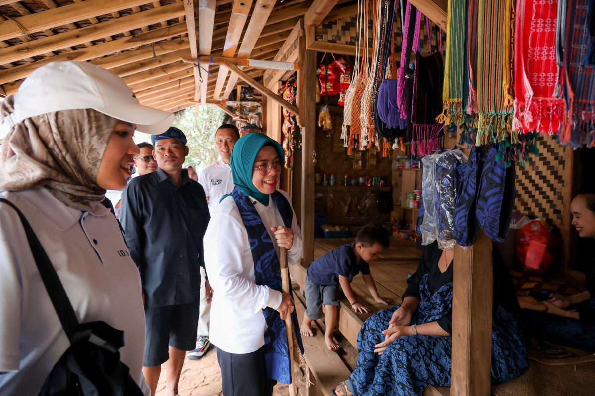 Bakti Sosial di Baduy, Tinawati Andra Soni Ajak Semua Pihak Jaga Adat dan Budaya Leluhur