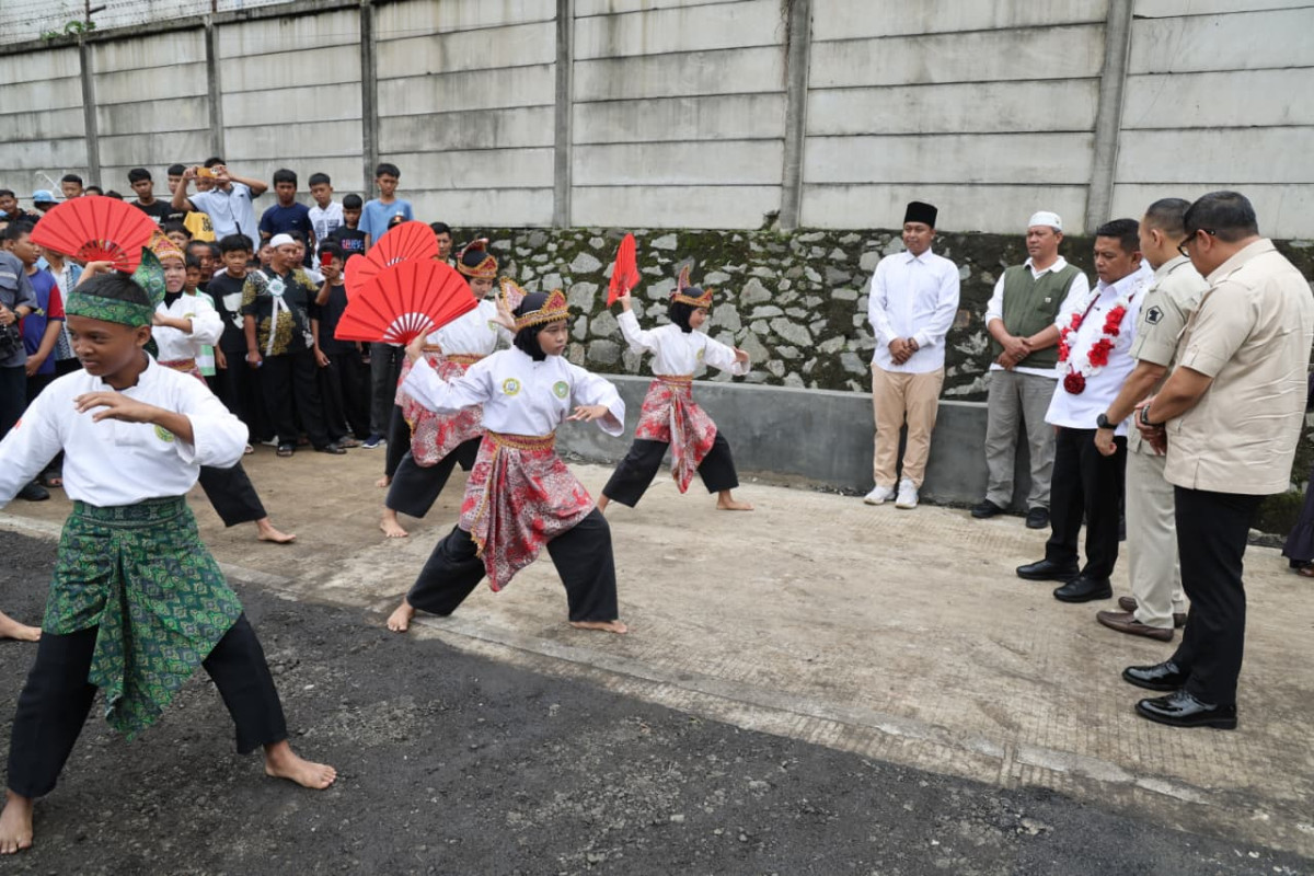 Tingkatkan Konektivitas Kawasan Industri, Gubernur Andra Soni Resmikan Jalan Kopi Melalui Program "Bang Andra"