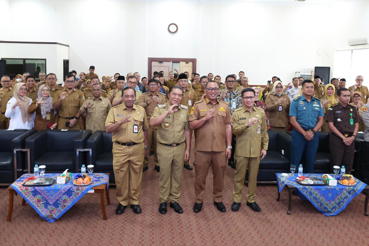 Pj Gubernur Banten Al Muktabar:  Layanan Dasar Pendidikan dan Kesehatan Kota Cilegon Baik
