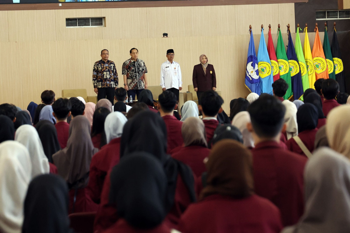 Pj Gubernur Banten Lepas 2045 Peserta KKM Untirta Tahun 2025