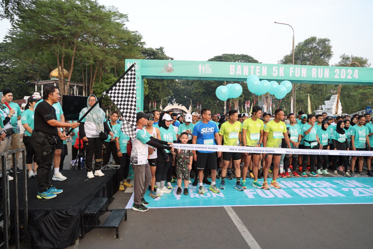 Jaga Kesehatan, Pj Gubernur Banten Al Muktabar Ajak Masyarakat Berolahraga