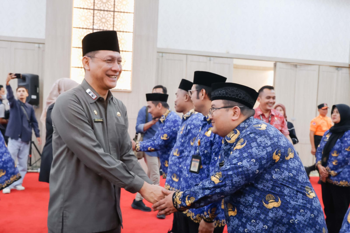 Lantik 37 Pejabat Fungsional, Sekda Deden Apriandhi Pesan ASN Harus Inovatif dan Adaptif