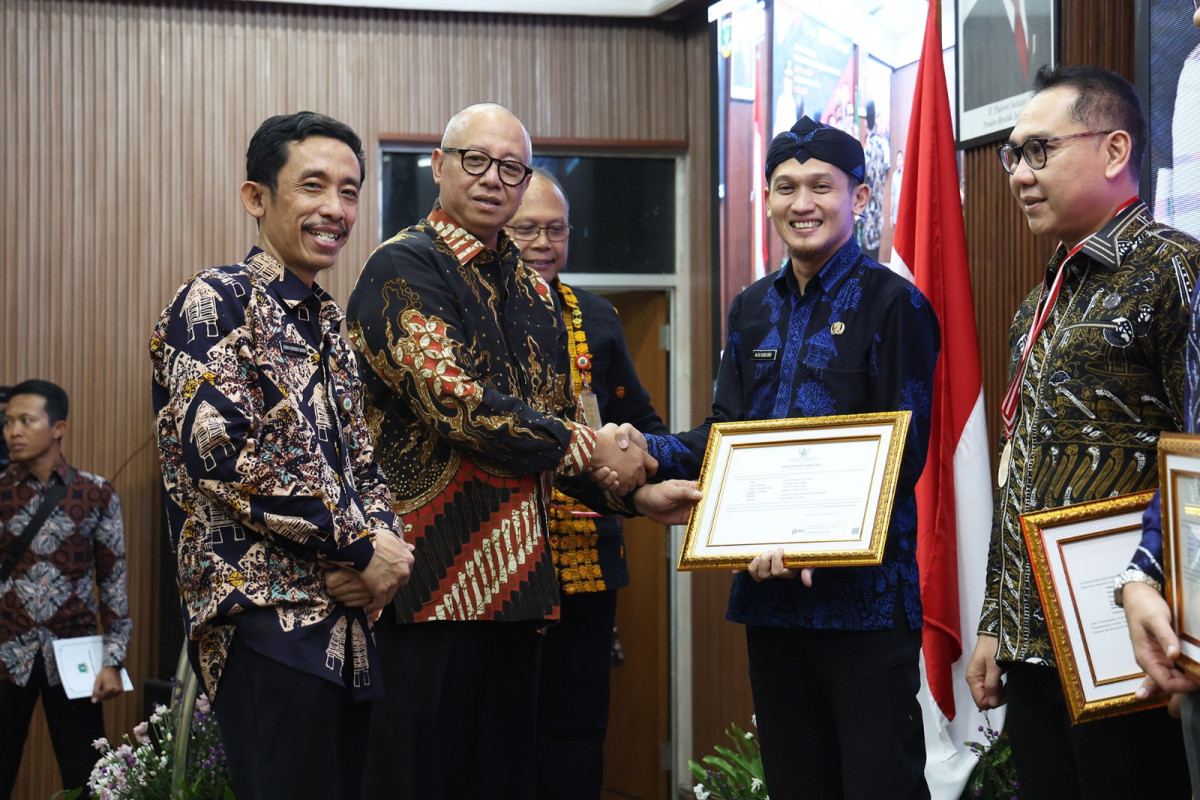 Pj Sekda Provinsi Banten Usman Asshiddiqi Qohara Tutup Pelatihan Kepemimpinan Nasional II Angkatan 36