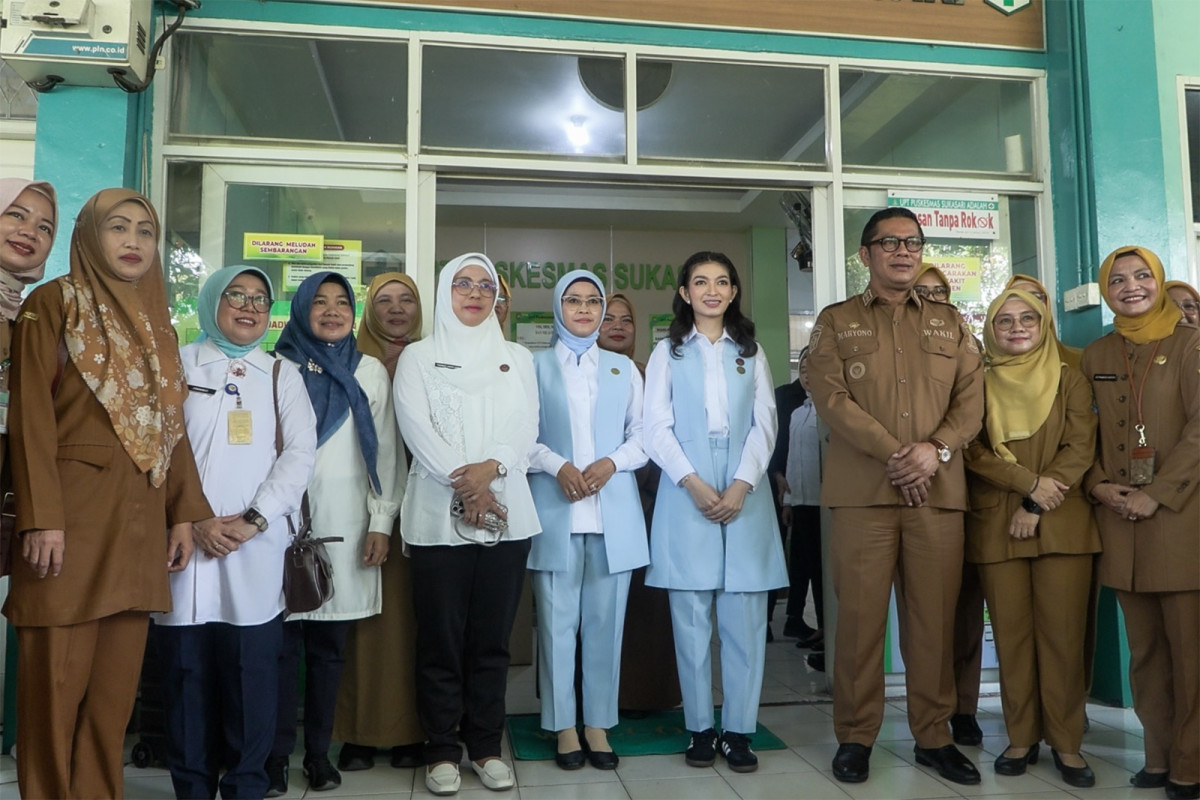 Ketua Dekranasda Provinsi Banten Tinawati Andra Soni Dampingi Ketua Dekranas Selvi Gibran Rakabuming Buka Pelatihan Keterampilan Bagi Warga Binaan Lapas Perempuan Tangerang