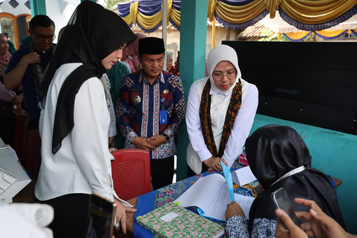 Tinjau Posyandu Cendrawasih 2 Kota Cilegon, Ketua TP Posyandu Provinsi Banten Tinawati Andra Soni: Enam SPM Untuk Tingkatkan Kualitas Pelayanan Posyandu