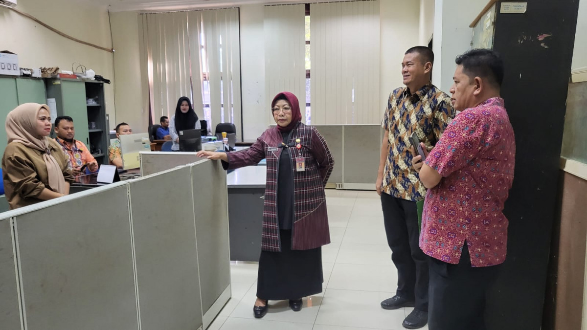 Keliling Kantor Setda, Pj Sekda Provinsi Banten Virgojanti Pesan Tingkatkan Disiplin Pegawai