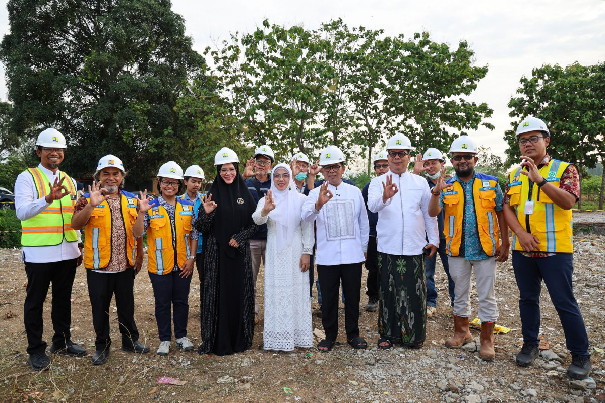 Pastikan Serang Bebas Banjir, Gubernur Andra Soni Tinjau Normalisasi Sungai Cibanten