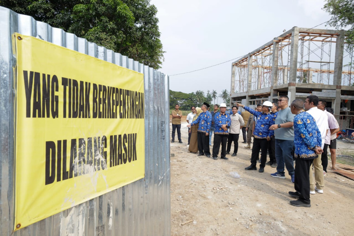Tinjau Pembangunan Sekolah di Tangerang, Gubernur Banten Andra Soni Pastikan Fasilitas Pendidikan Siap Digunakan