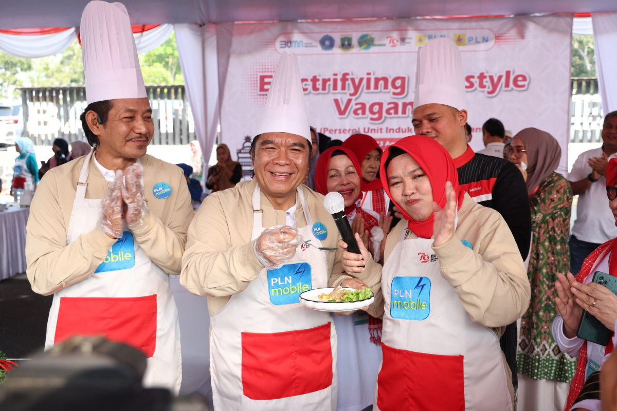 Buka Lomba Kreasi Masakan, Pj Gubernur Al Muktabar Tampilkan Olahan Makanan Bergizi Berbasis Pangan Lokal