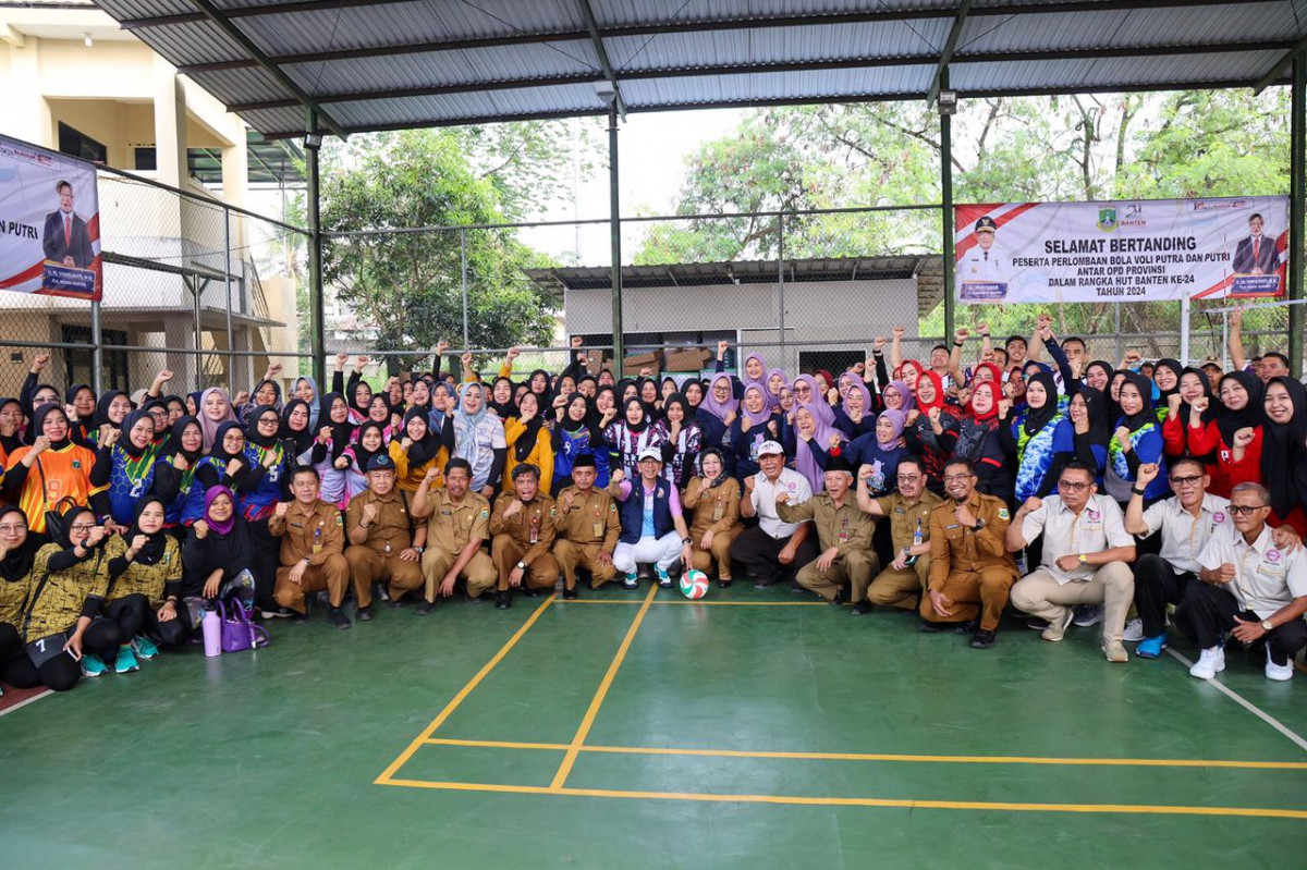 Buka Perlombaan Bola Voli Antar OPD, Plh Sekda Virgojanti: ASN Harus Bugar Untuk Maksimalkan Pelayanan