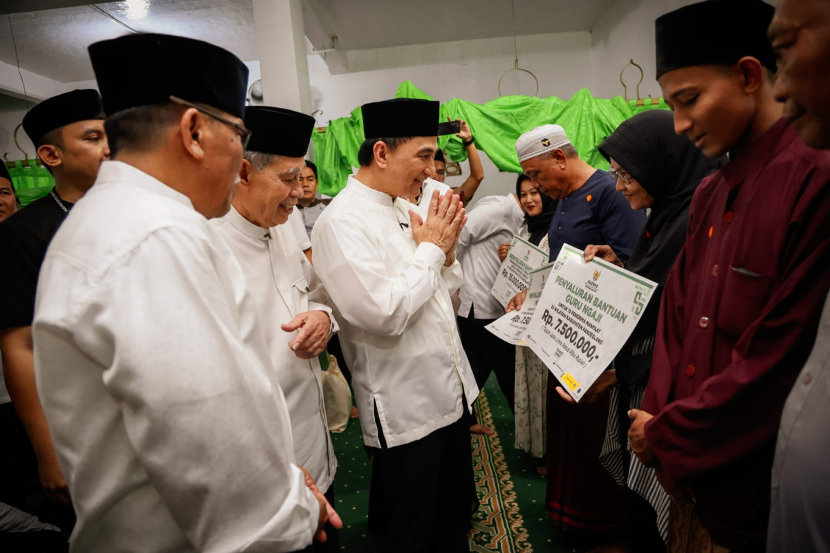 Safari Ramadan 1446 H, Wagub Banten A Dimyati Natakusumah Bagikan Ratusan Paket Bantuan