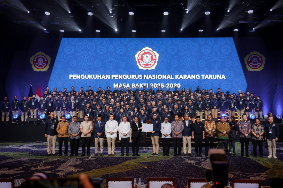 Gubernur Andra Soni Hadiri Pengukuhan Pengurus Nasional Karang Taruna