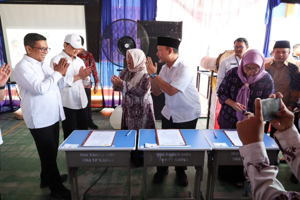 Hari Pendidikan Nasional, Gubernur Banten Andra Soni Luncurkan Program Sekolah Gratis