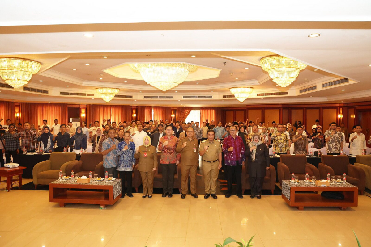 Pj Gubernur Banten Al Muktabar Buka Orientasi DPRD Kabupaten Tangerang dan Pandeglang