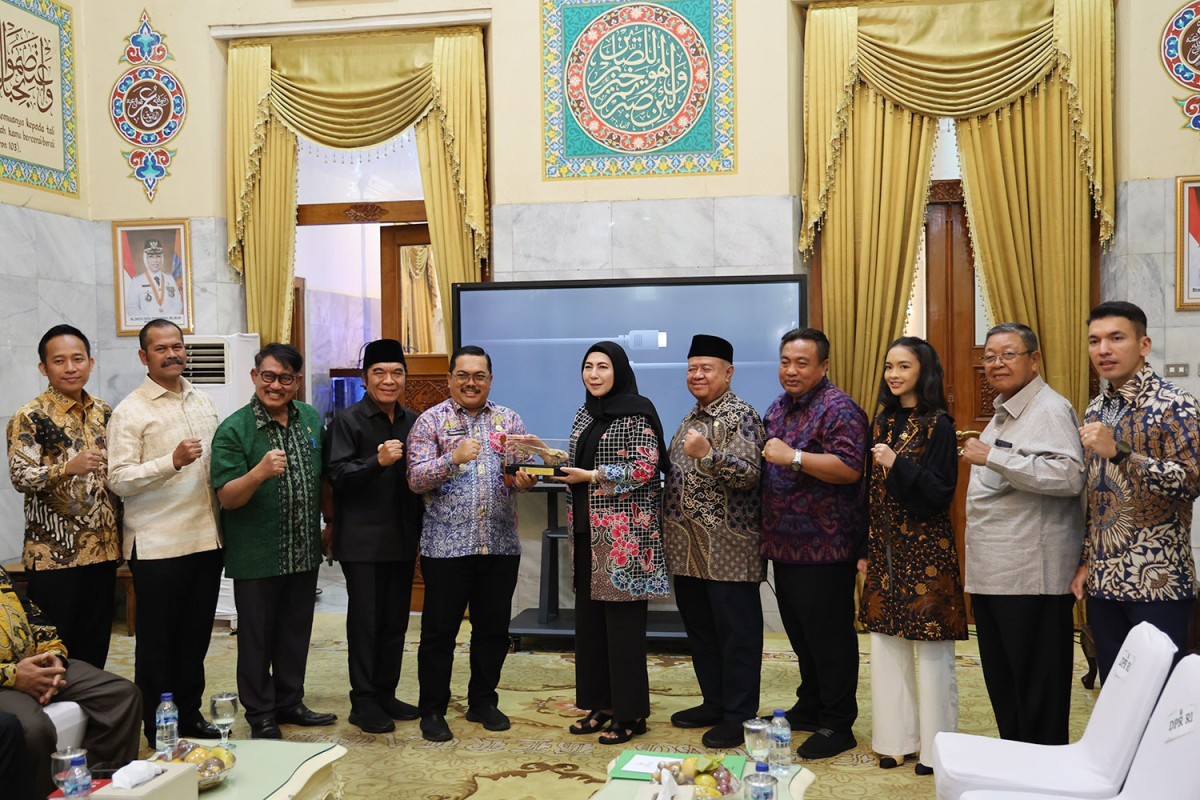 Pj Gubernur Al Muktabar: Provinsi Banten Terus Menggiatkan Layanan Pendidikan