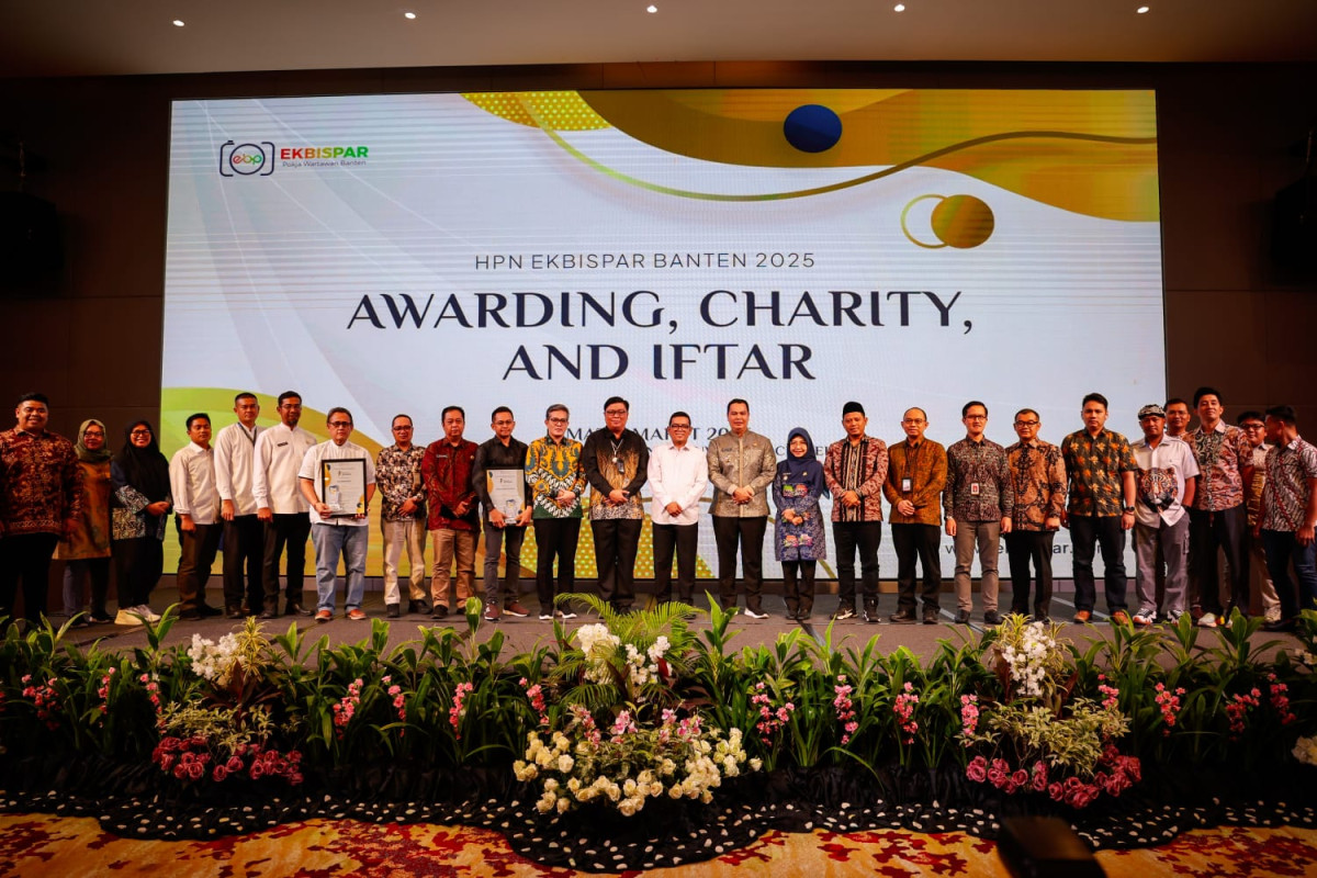 Gubernur Banten Andra Soni Raih Anugerah Ekbispar Award 2025 Kategori Tokoh Inspiratif