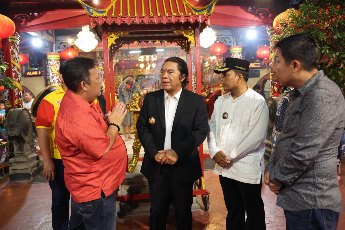 Kunjungi Vihara Padumuttara, Pj Gubernur Banten Al Muktabar Apresiasi Pelestarian Budaya