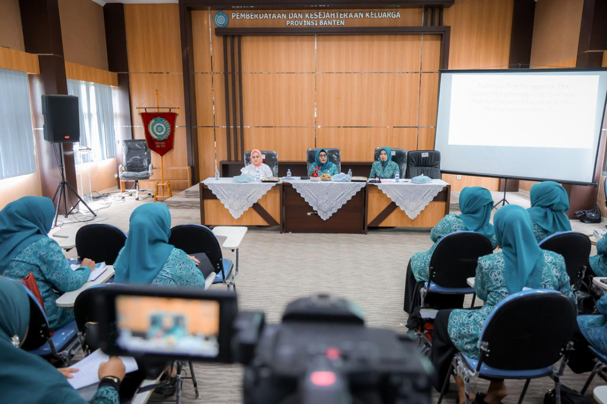 Persiapkan Transisi, Pj Ketua TP PKK Provinsi Banten Irmawaty Habie Damenta Gelar Rapat Dengan TP PKK Kabupaten/Kota