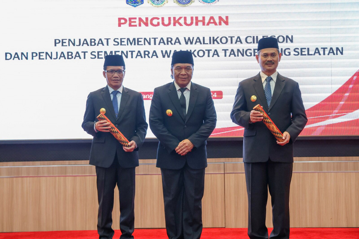 Pj Gubernur Banten Al Muktabar Kukuhkan Pjs Wali Kota Cilegon dan Pjs Wali Kota Tangsel