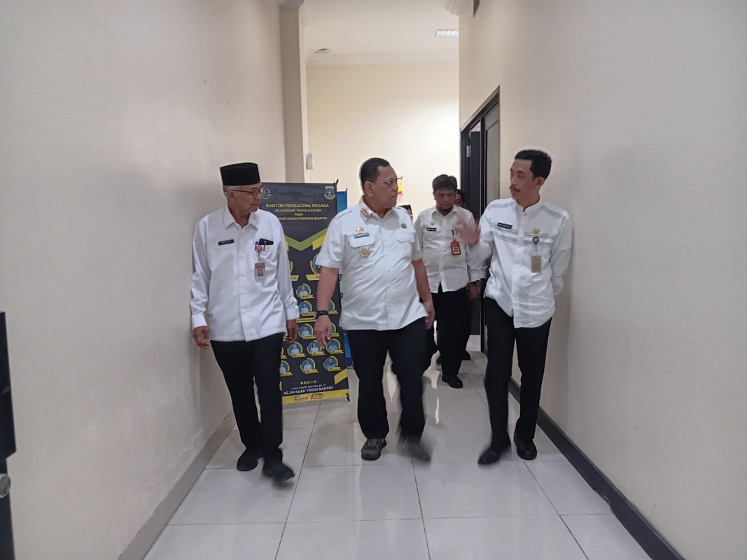 Pj Gubernur A Damenta  Sidak  Kantor  Setda Provinsi Banten