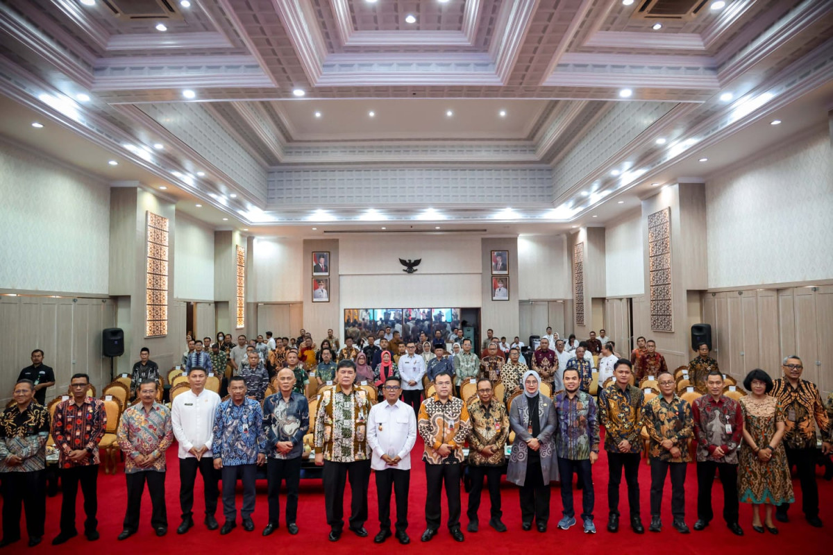 Gubernur Andra Soni Tekankan Penguatan Stabilitas dan Kinerja Bank Banten dalam RUPS LB