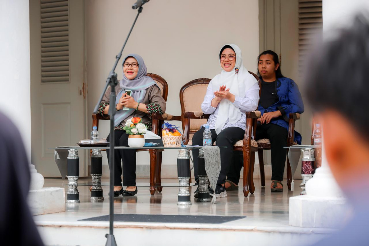 Ketua TP PKK Provinsi Banten Tinawaty Andra Soni Lepas Festival Atraksi Boneka Solid Art Indonesia Tahun 2025