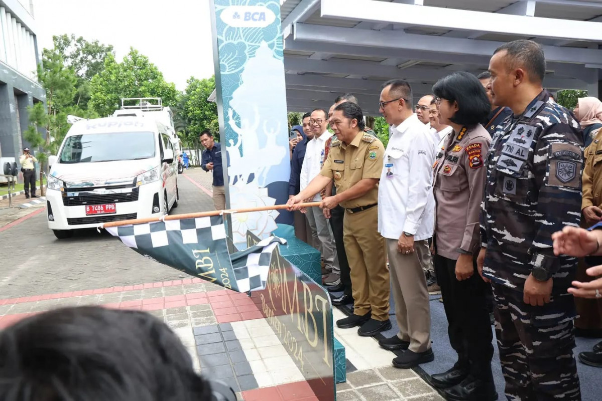 Kick off Semarak Rupiah Ramadan, Pj Gubernur Al Muktabar Imbau Masyarakat Menukarkan Uang di Lembaga Resmi