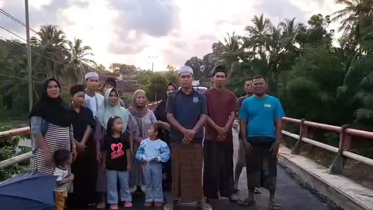 Warga dan Pemdes Tugu   Sampaikan Terima Kasih kepada Gubernur Banten Atas Perbaikan Jembatan