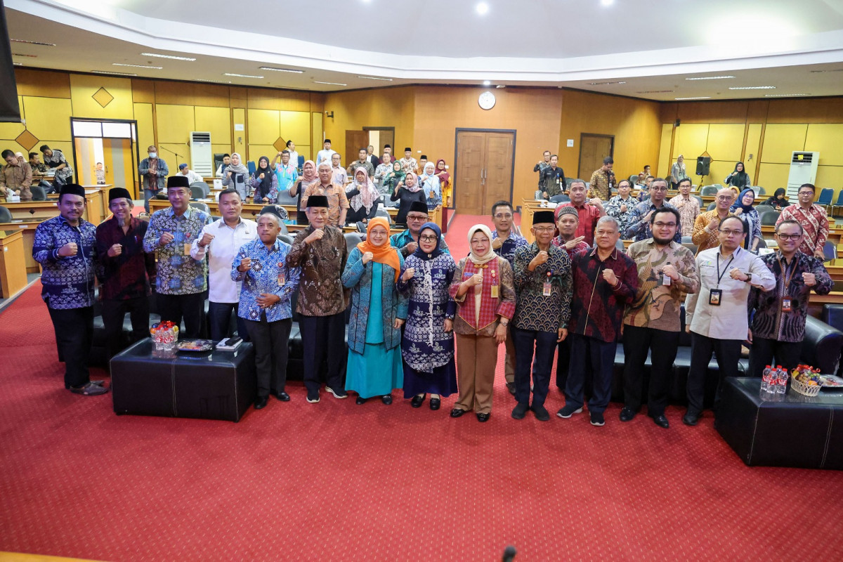 Plh Sekda Virgojanti Membuka Rapat Koordinasi Ekosistem Pusat Industri Halal Provinsi Banten