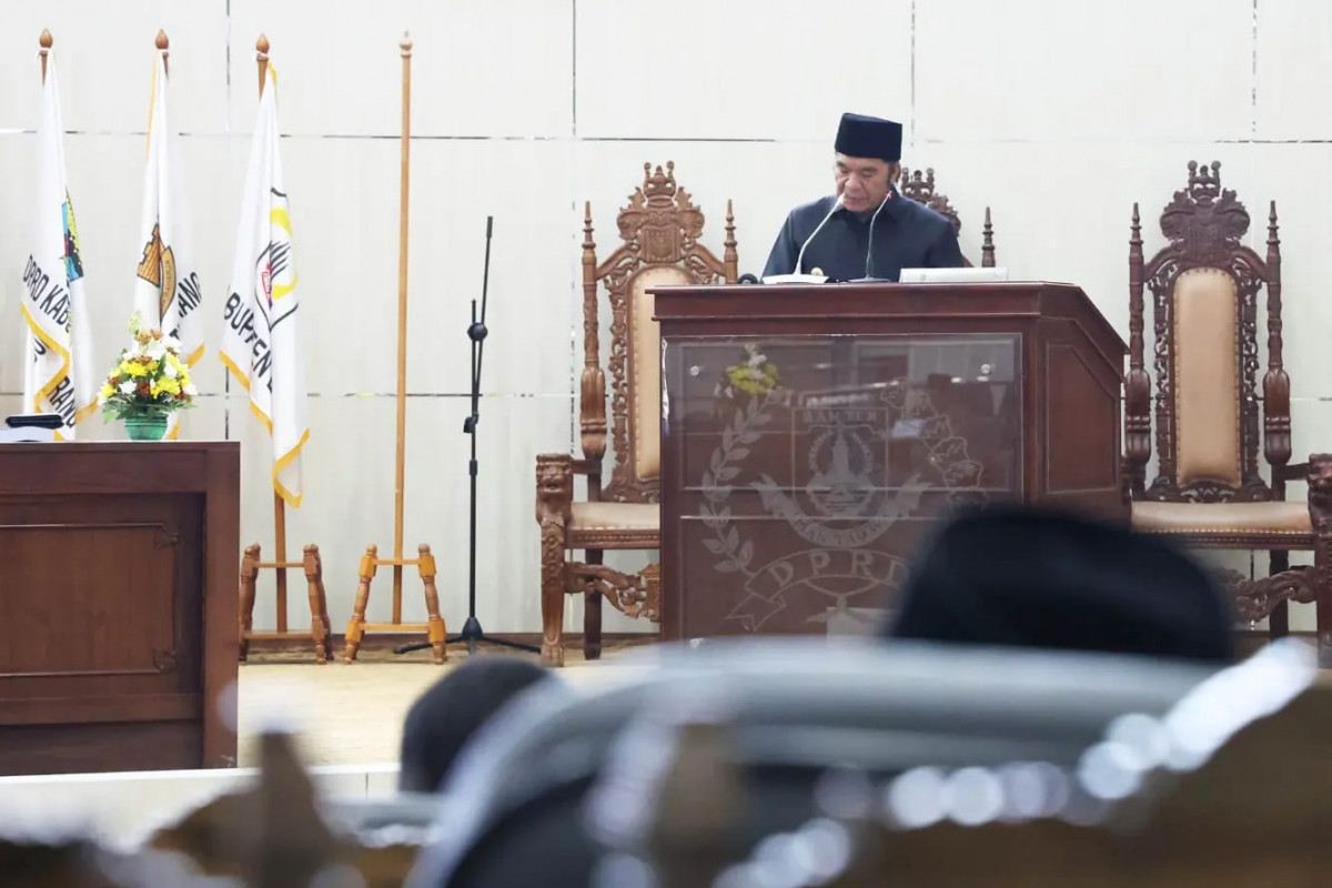 Sampaikan LKPj Tahun Anggaran 2023, Pj Gubernur Al Muktabar: Capaian Indikator Makro Provinsi Banten Cukup Baik