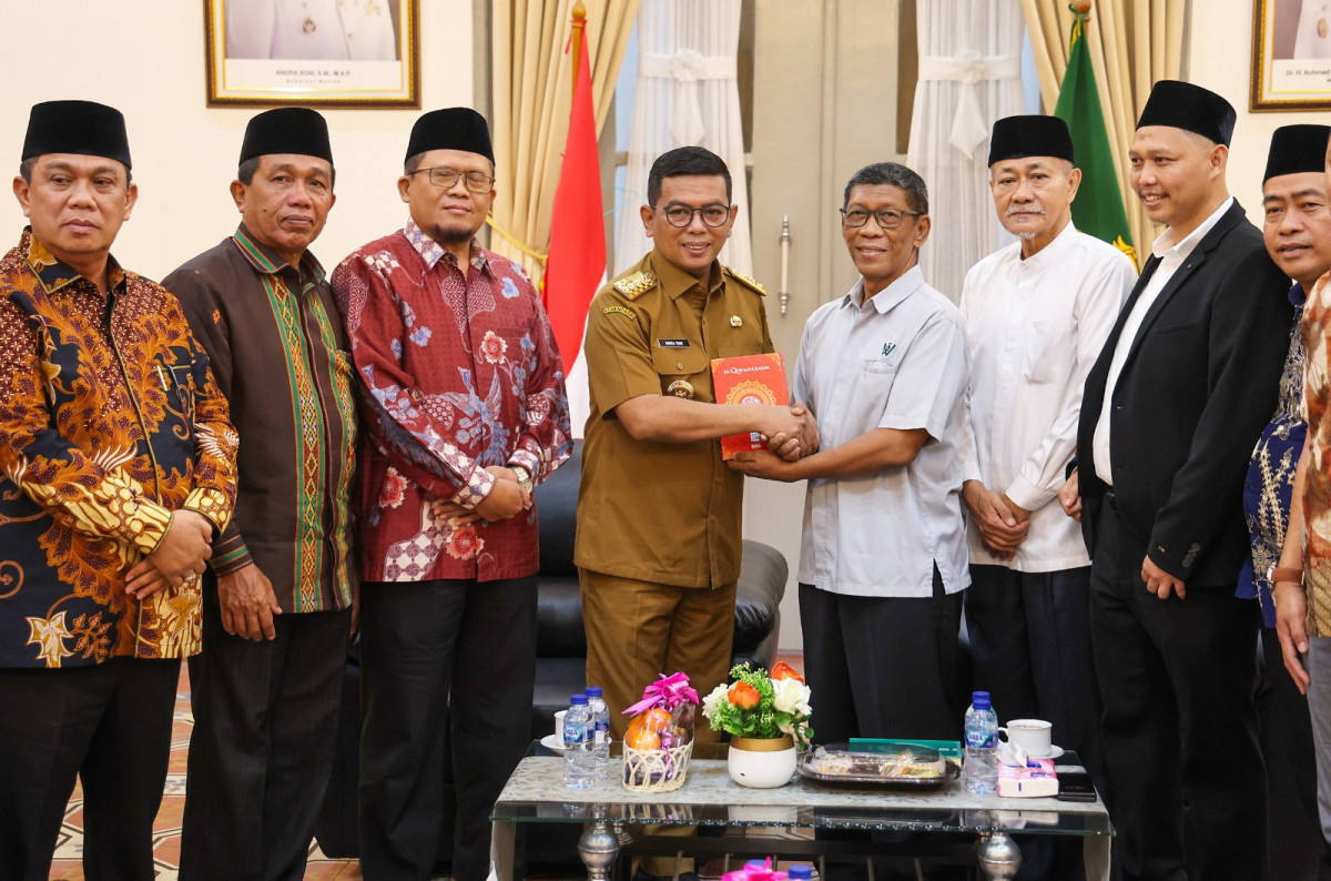 Terima Bantuan 15.000 Mushaf Alquran, Gubernur Banten Andra Soni : Disalurkan ke Pondok Pesantren, Tempat Ibadah, dan Masyarakat